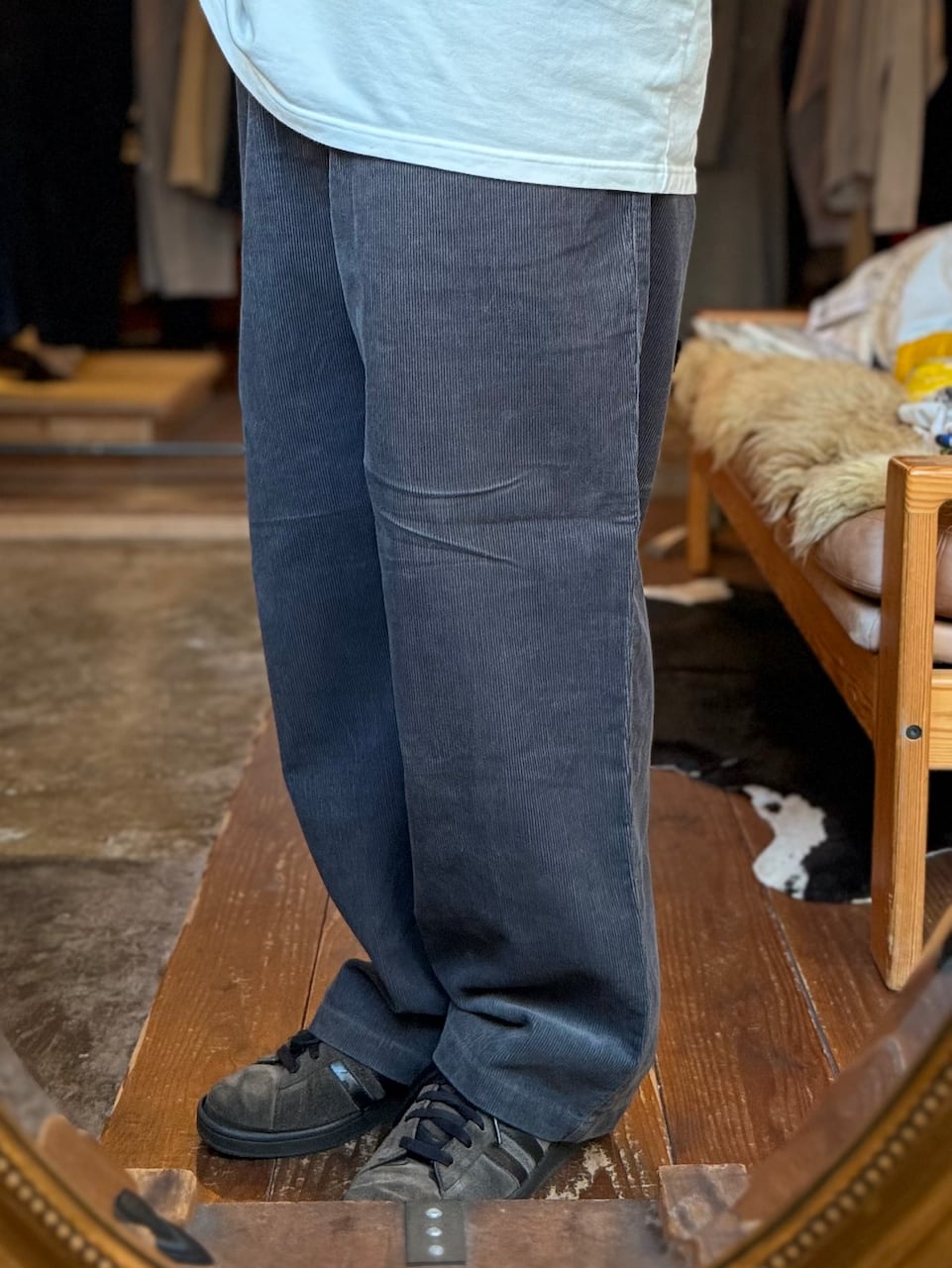 COMFORTABLE REASON / Straight Cords Slacks | EE ONLINE STORE -