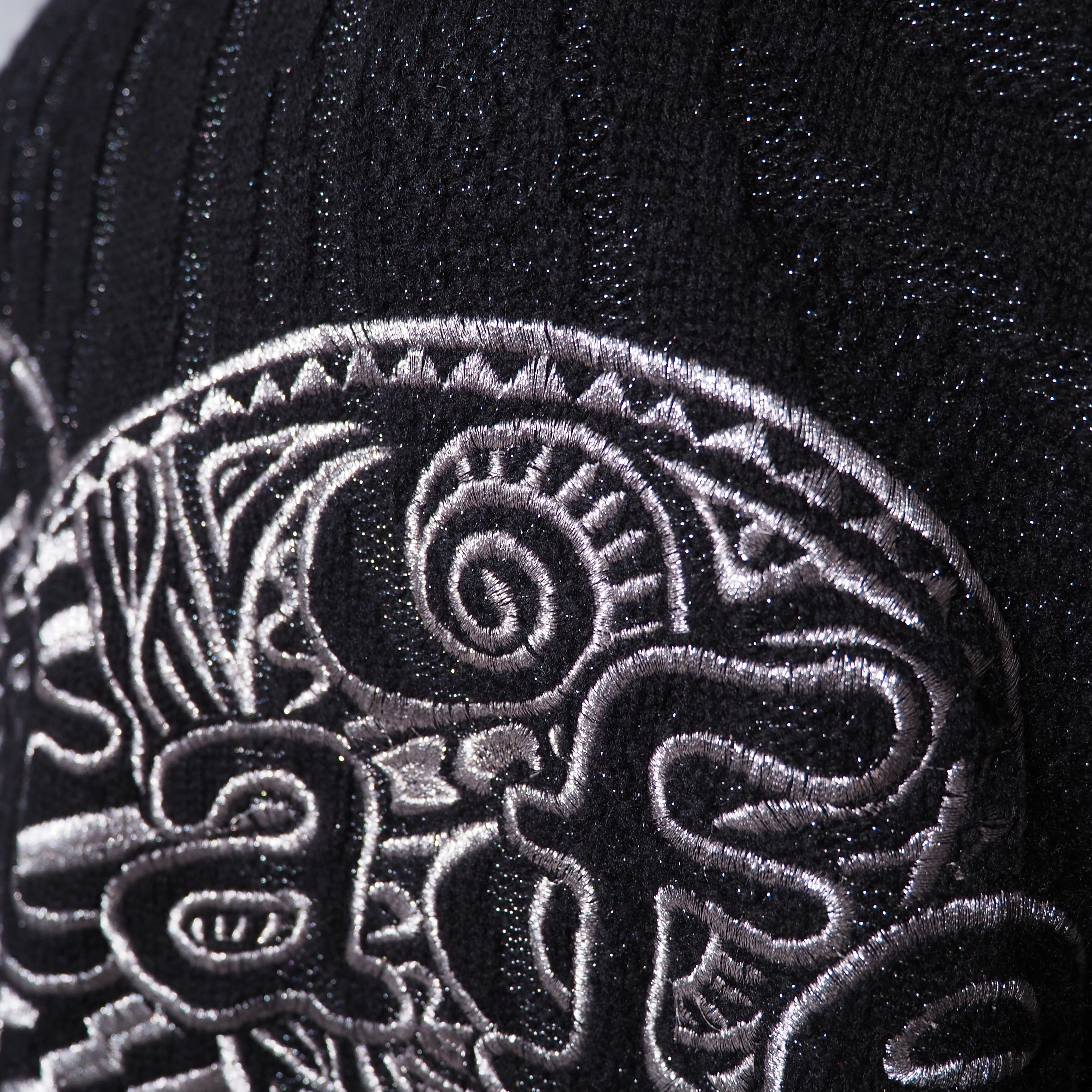 1990s ” santa fe ” Love logo embbossed 3D solid Design vintage loose knit