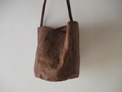005dc407 round base shoulder bag
