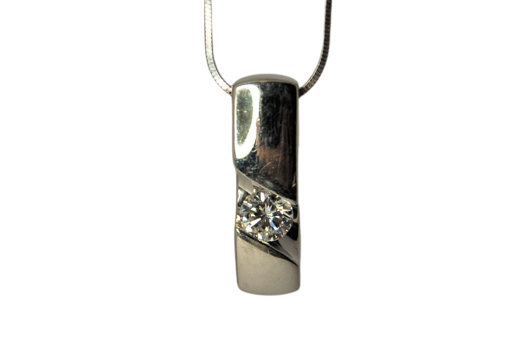 国産原料100% NOMBRE ノンブル ネックレス ペンダントWG 18k ダイヤDIA