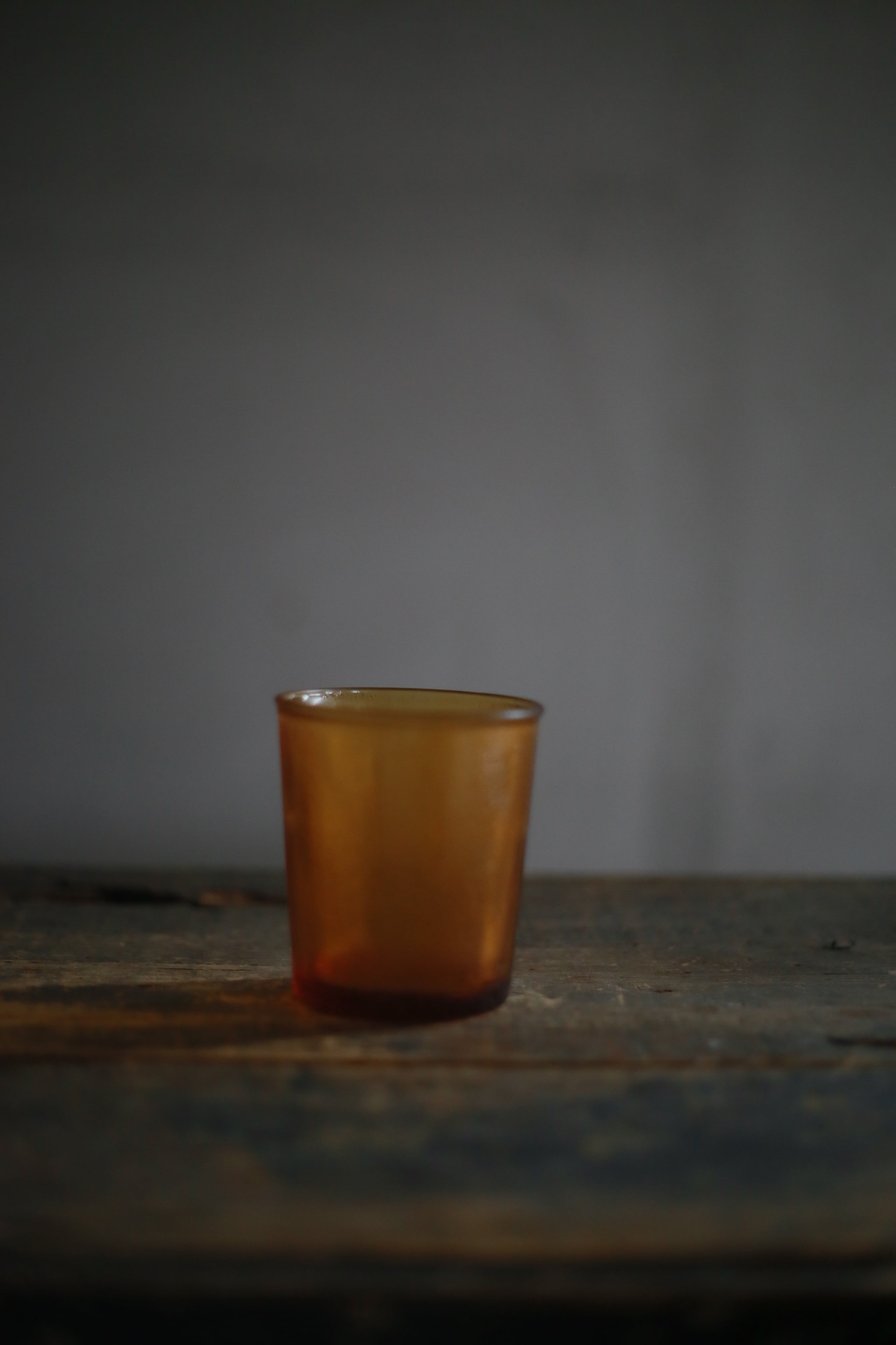 古いフランスのガラスカップ