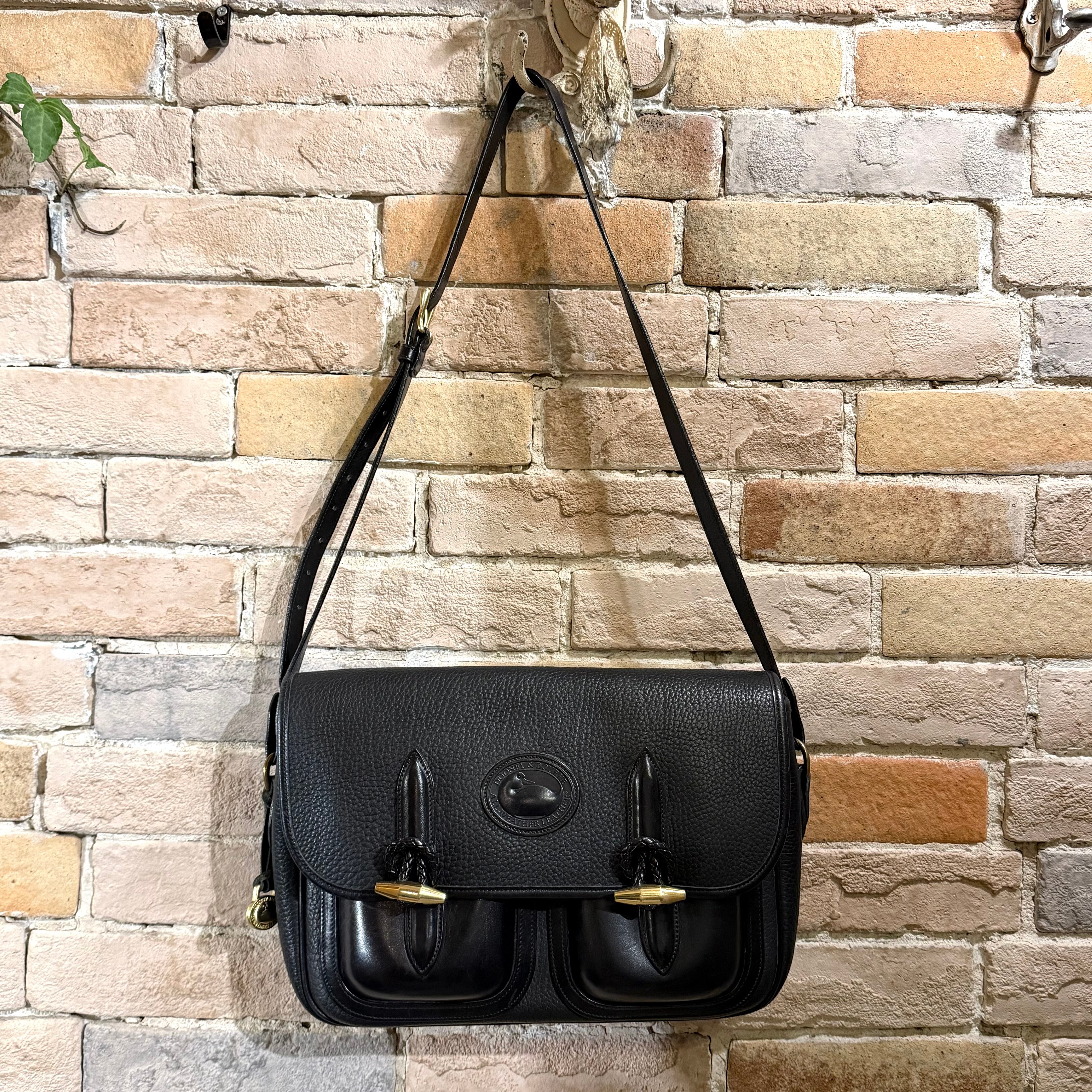 dooney&bourke USA製 ブラックレザーショルダーバッグ ドゥーニー