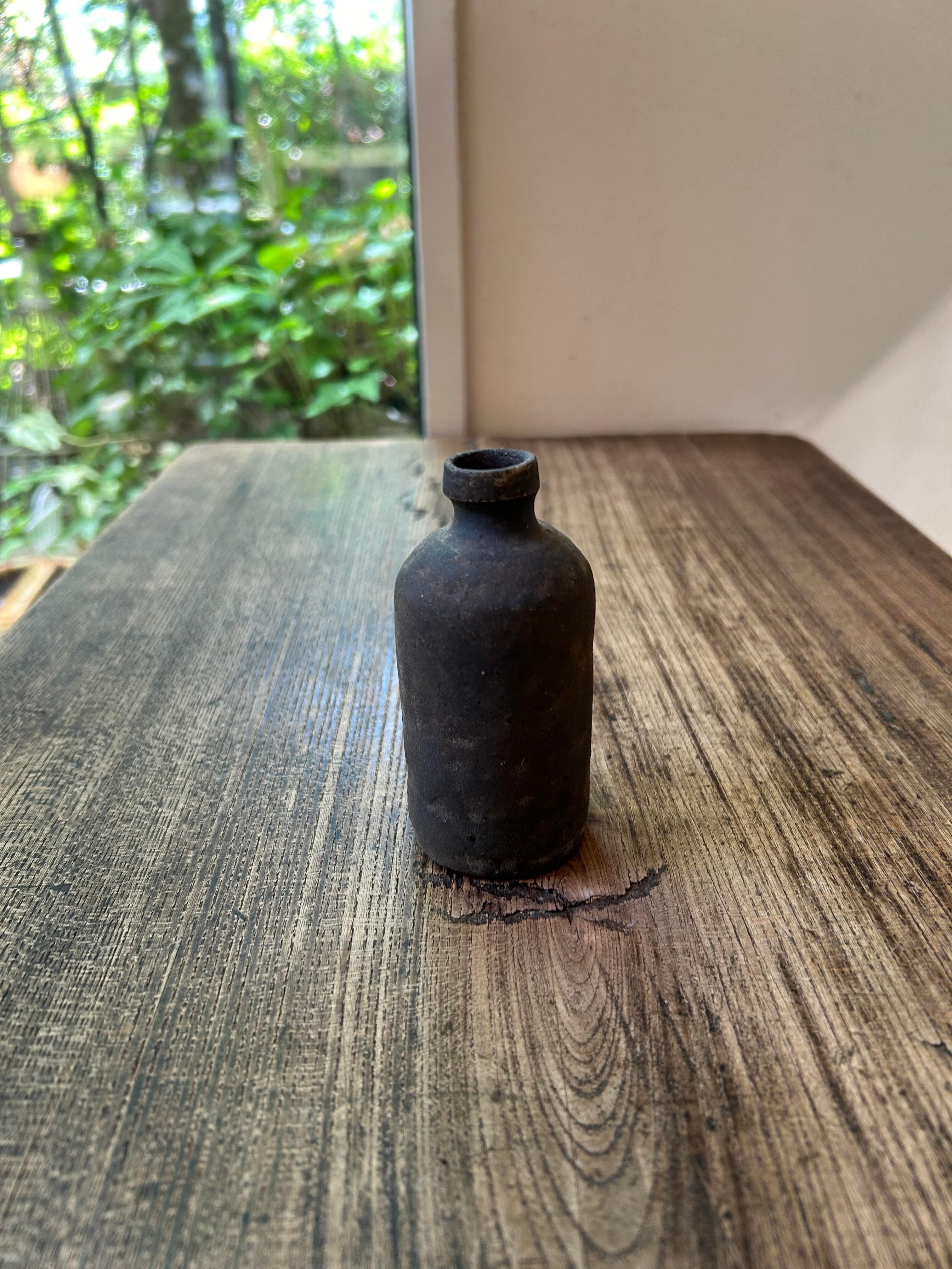 水谷智美　小瓶　墨黒色