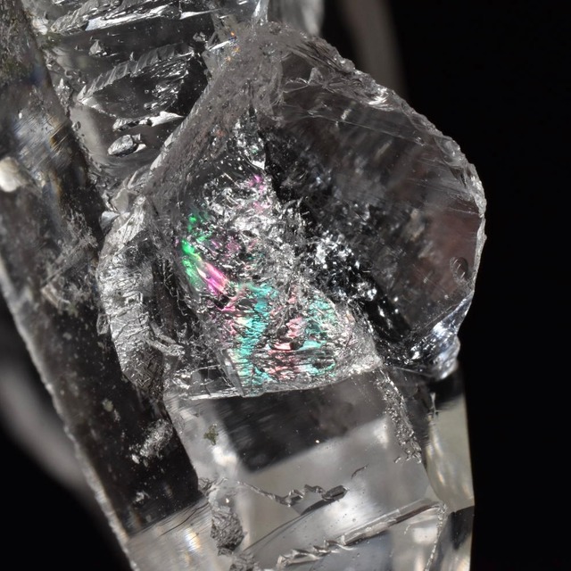 高品質!虹入り水晶クラスター(ゼッカクリスタル)ブラジル ゼッカ・デ・ソウザ産 ZQ08