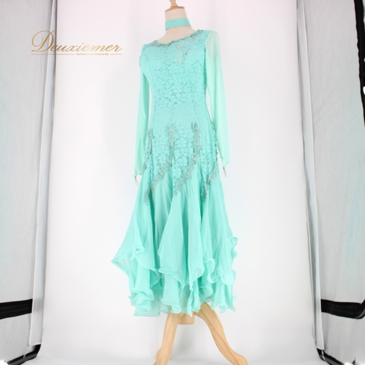 社交ダンス 衣装 スタンダード ドレス ワンピース パーティ衣装 prima boutique プリマブティック 水色 ライトブルー系 ミントグリーン系 花柄 レース 立体感 フレア スカート 軽量 おしゃれ 結婚式 ダンスパーティー フォーマル装飾 デイリーユース パーティーコーデ シルエット おすすめ商品 人気商品 しなやか 繊細なデザイン ドレストップス 体型カバー 上品 イベント用