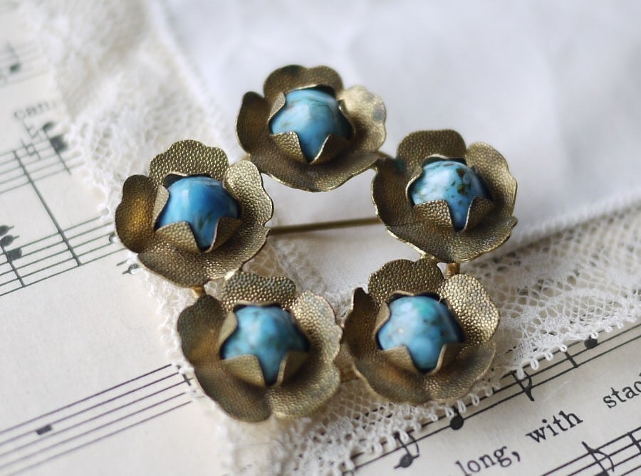 ヴィンテージ ターコイズ ブローチ チェコ 東欧 空色トルコ石ブロンズ色