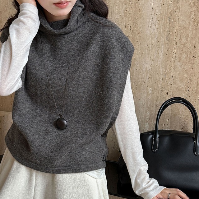 high-neck knit vest J00141
