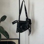 【受注予約:6月下旬入荷予定】zipper shoulder bag/ black