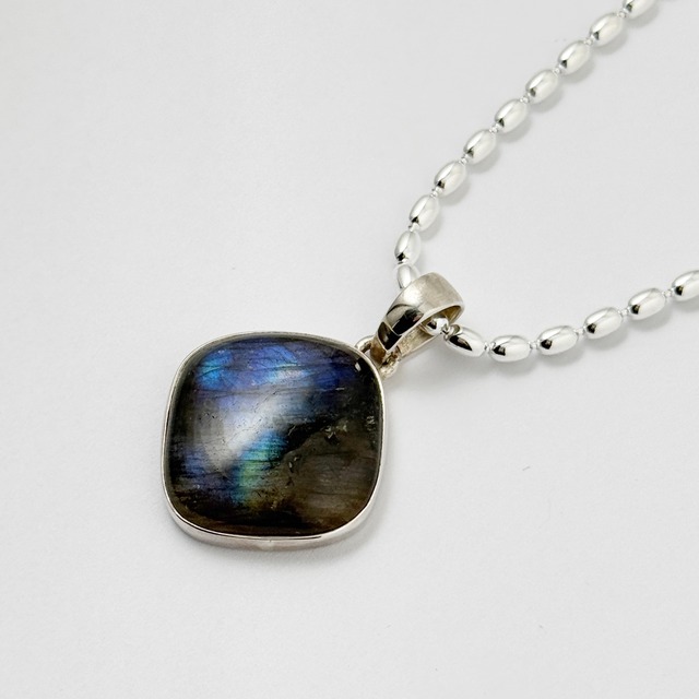 一点物 ラブラドライト ヒシガタ ペンダント