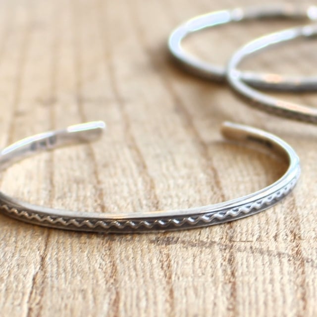 Ericka Nicolas Begay シルバーバングル Silver Bangle | C Ericka Nicolas Begay シルバーバングル Silver Bangle | C