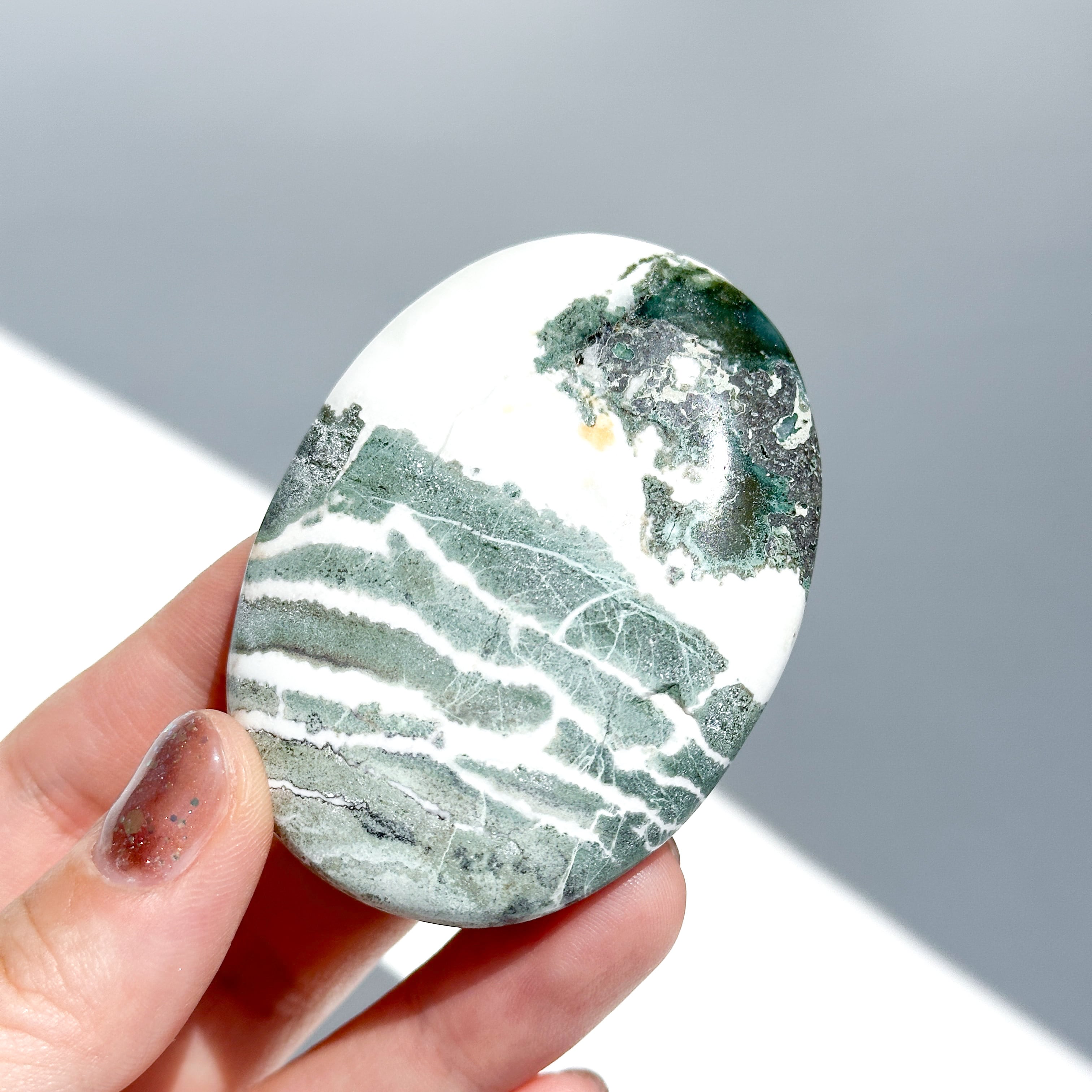 グリーンサードオニキス パームストーン42◇ Green Sardonyx ◇天然石