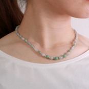 透明感あふれる翡翠が綺麗！ 鮮やかなグリーンとラベンダー マルチカラーネックレス A貨翡翠 jd_ne1099