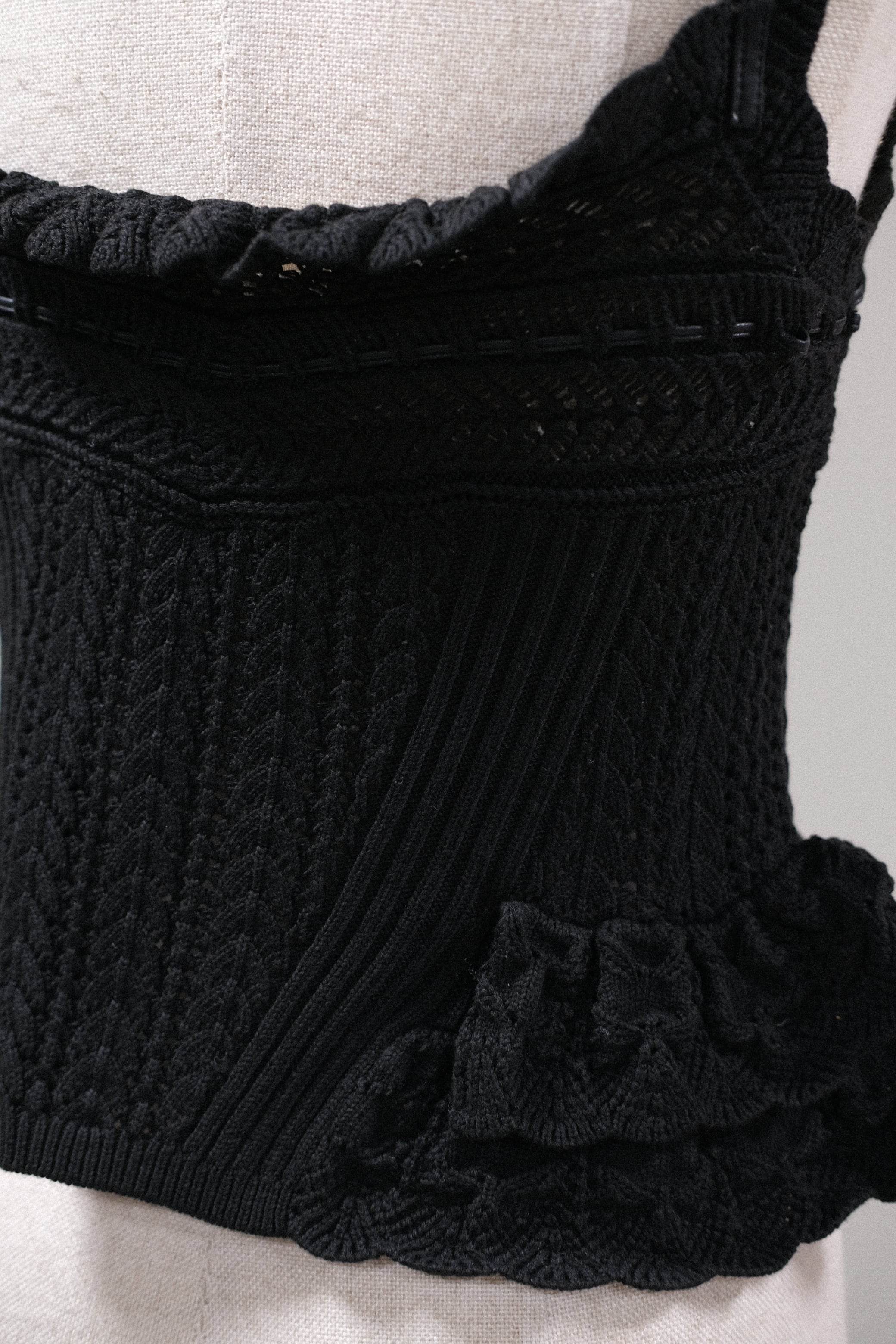 Tanaka Daisuke】lace up ribbon knit camisole | loop