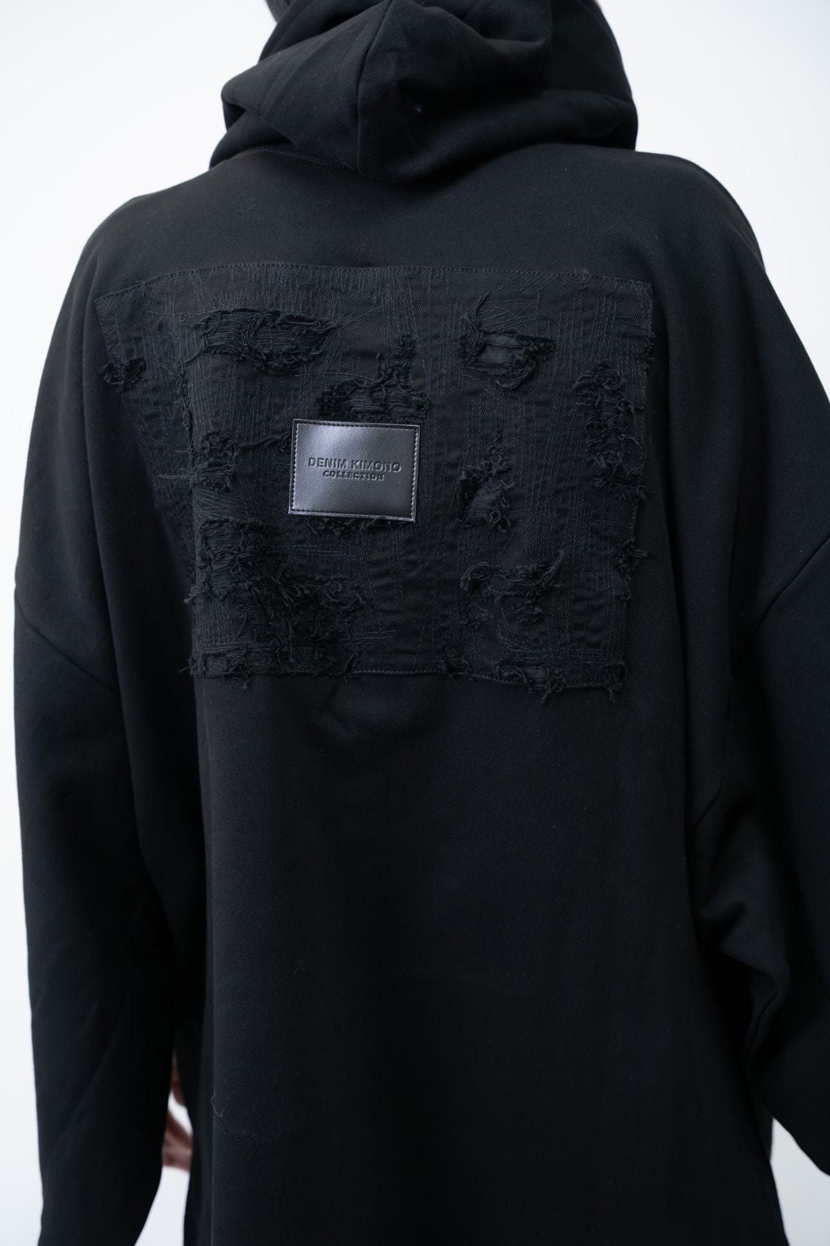青木被服×KIMONOT®】コラボレーションKIMONOパーカー “刺繍デニム