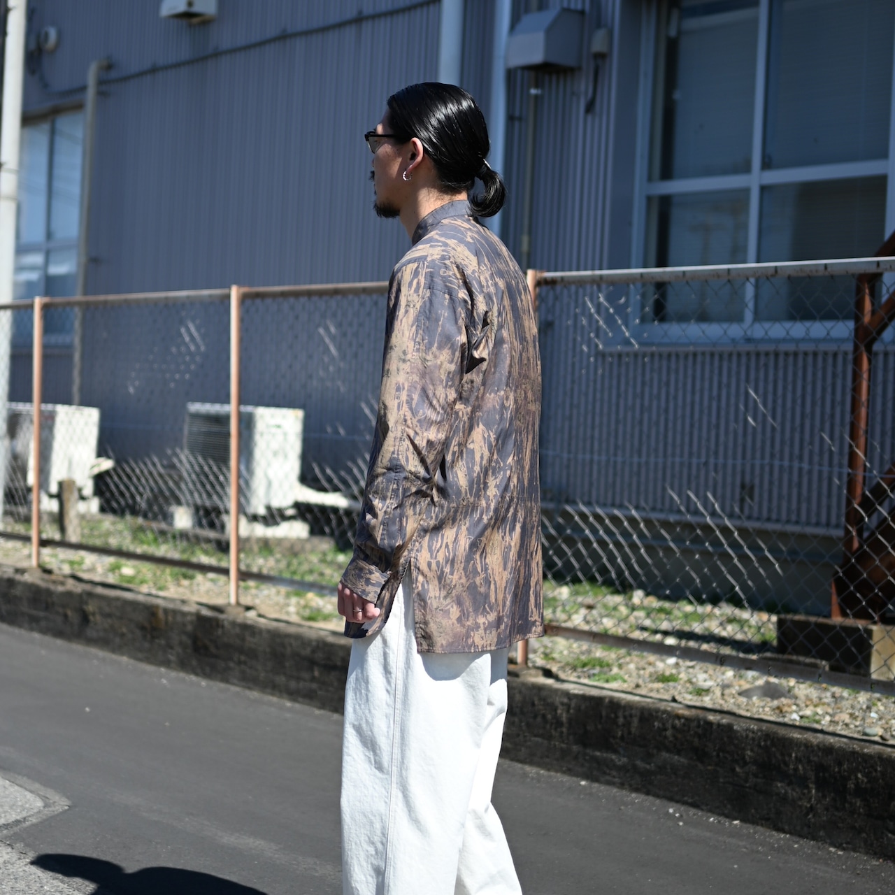 山内 / 流し染めコットンキュプラツイルシャツ スタンドカラー