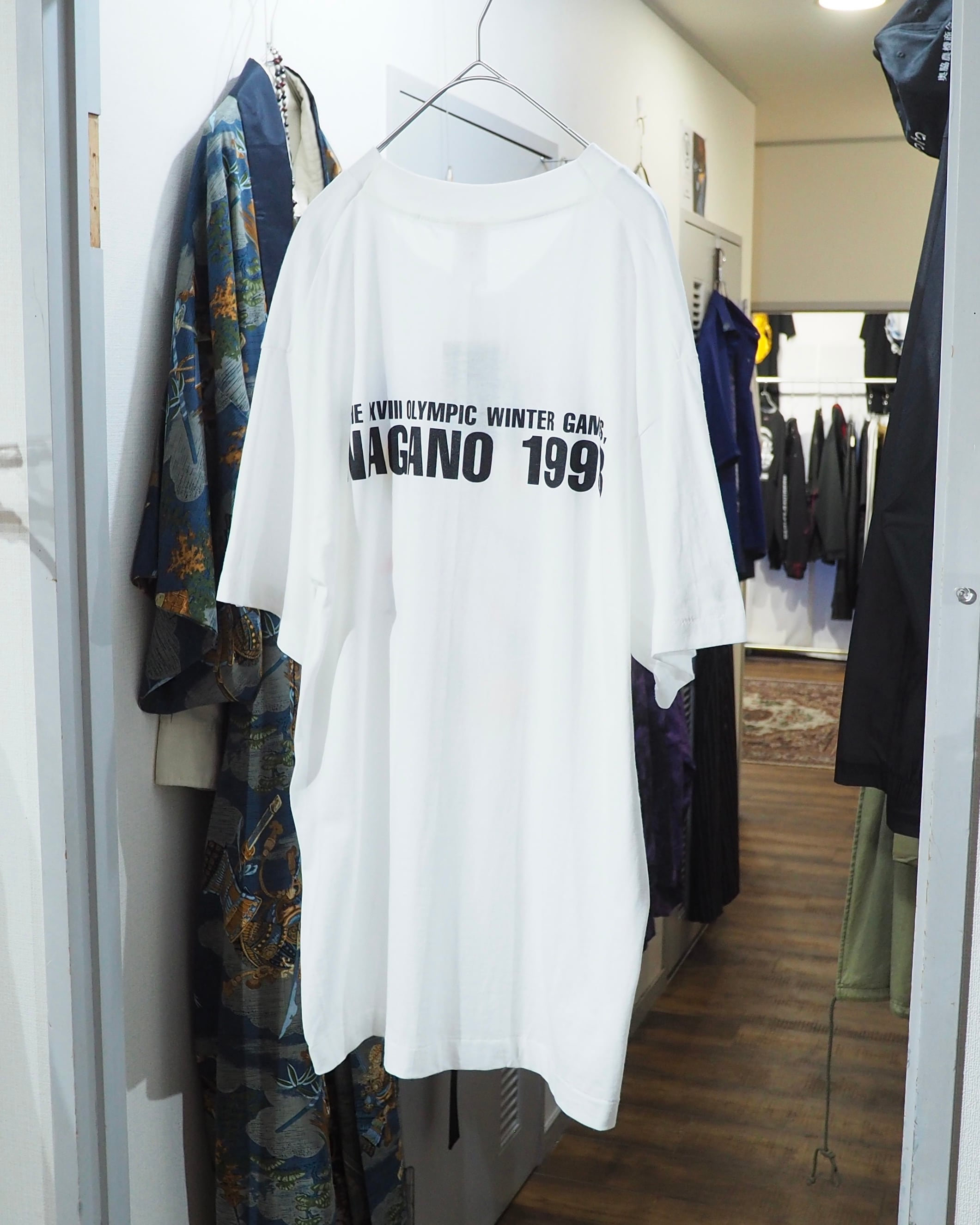 1990s " 珍品 - NAGANO Olympic " Graphic Printed vintage SS Tee