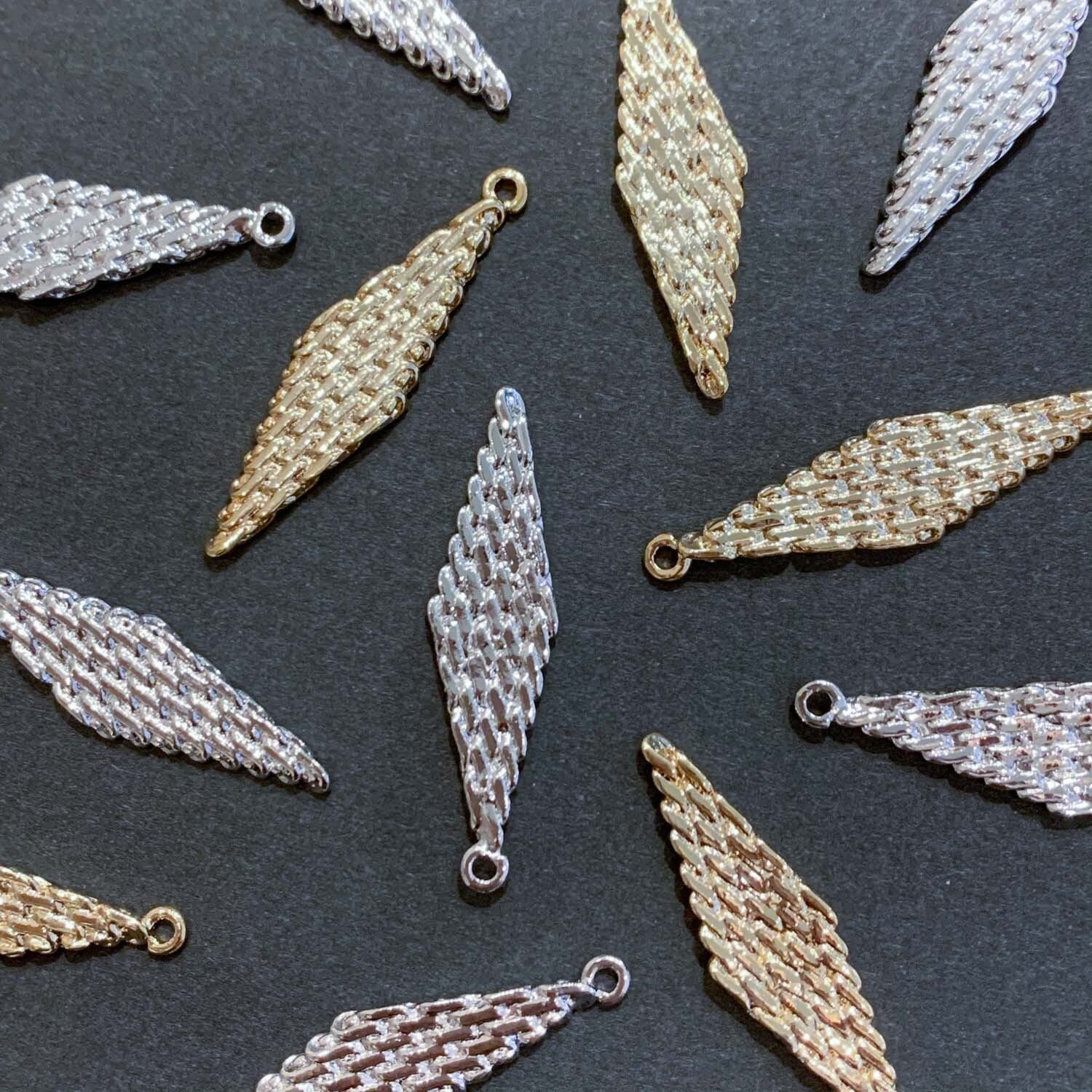 再入荷〉細長ひし形チャーム（16K/プラチナメッキ） | Dua