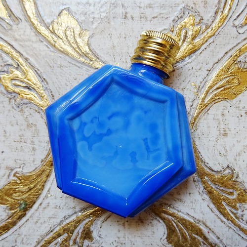 チェコスロバキア ボヘミアガラス 六角形のパフュームボトル / ブルー
