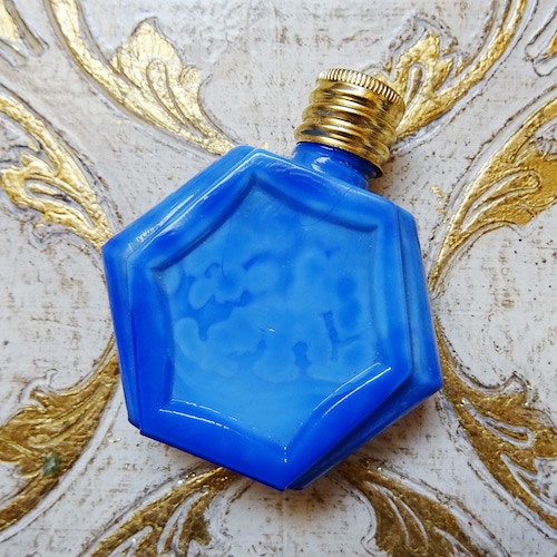 チェコスロバキア ボヘミアガラス 六角形のパフュームボトル / ブルー