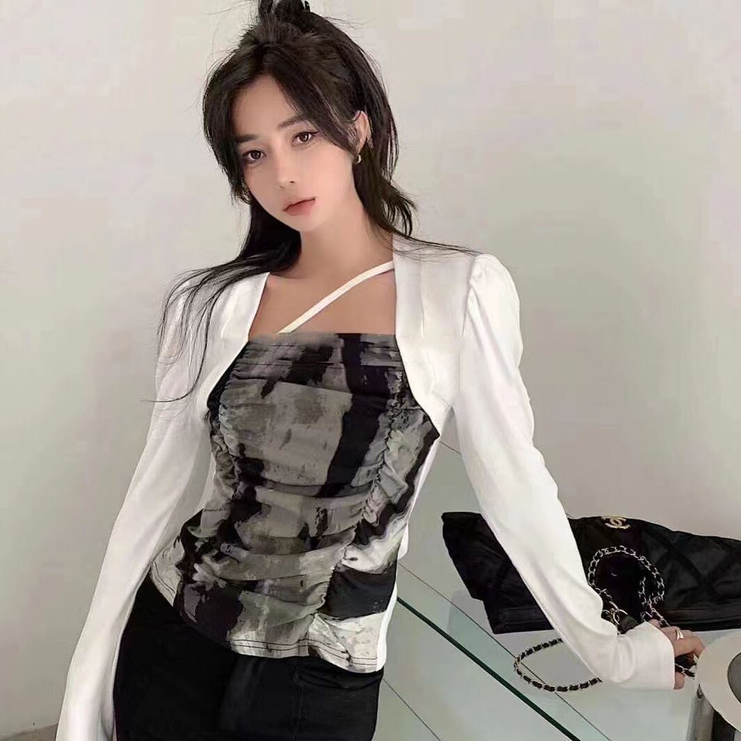 【新作】【送料無料】 女性用フェイクツーピース長袖Tシャツ、スクエアネックタイダイトップス、春デザイン、ニッチスリムフィットホットガールインナーレイヤリングシャツ 0268333328150