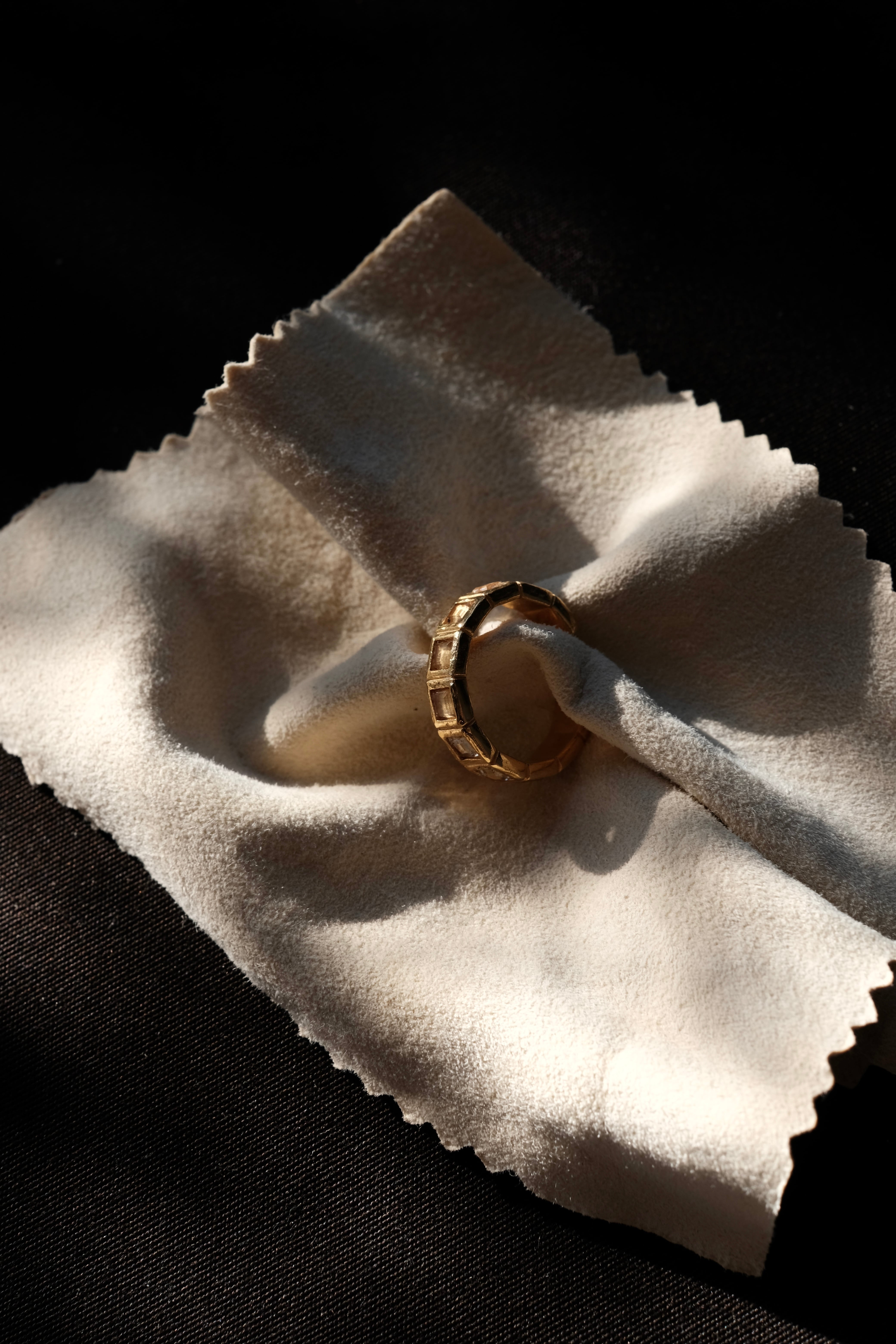 R.ALAGAN / TINY DOT THIN HOOPS | LIVING