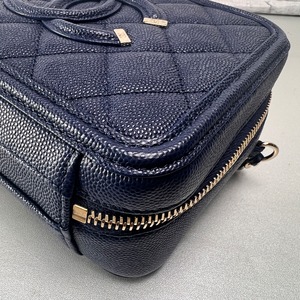 CHANEL シャネル ココマーク CC キャビアスキン ショルダーバッグ 青 A-14235