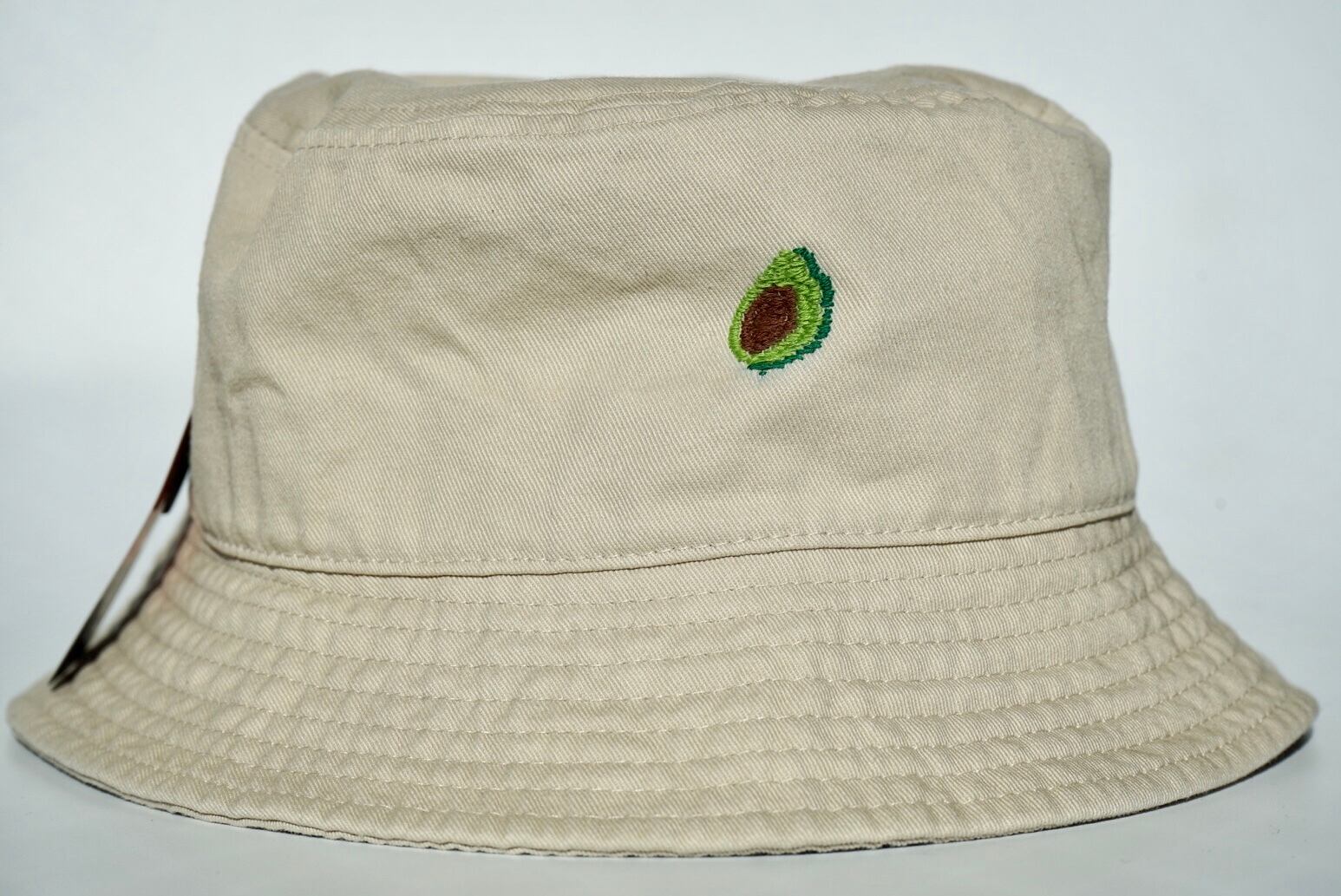 食べごろいつなの？「アボカド」 手縫い刺繍バケットハット(Bucket Hat