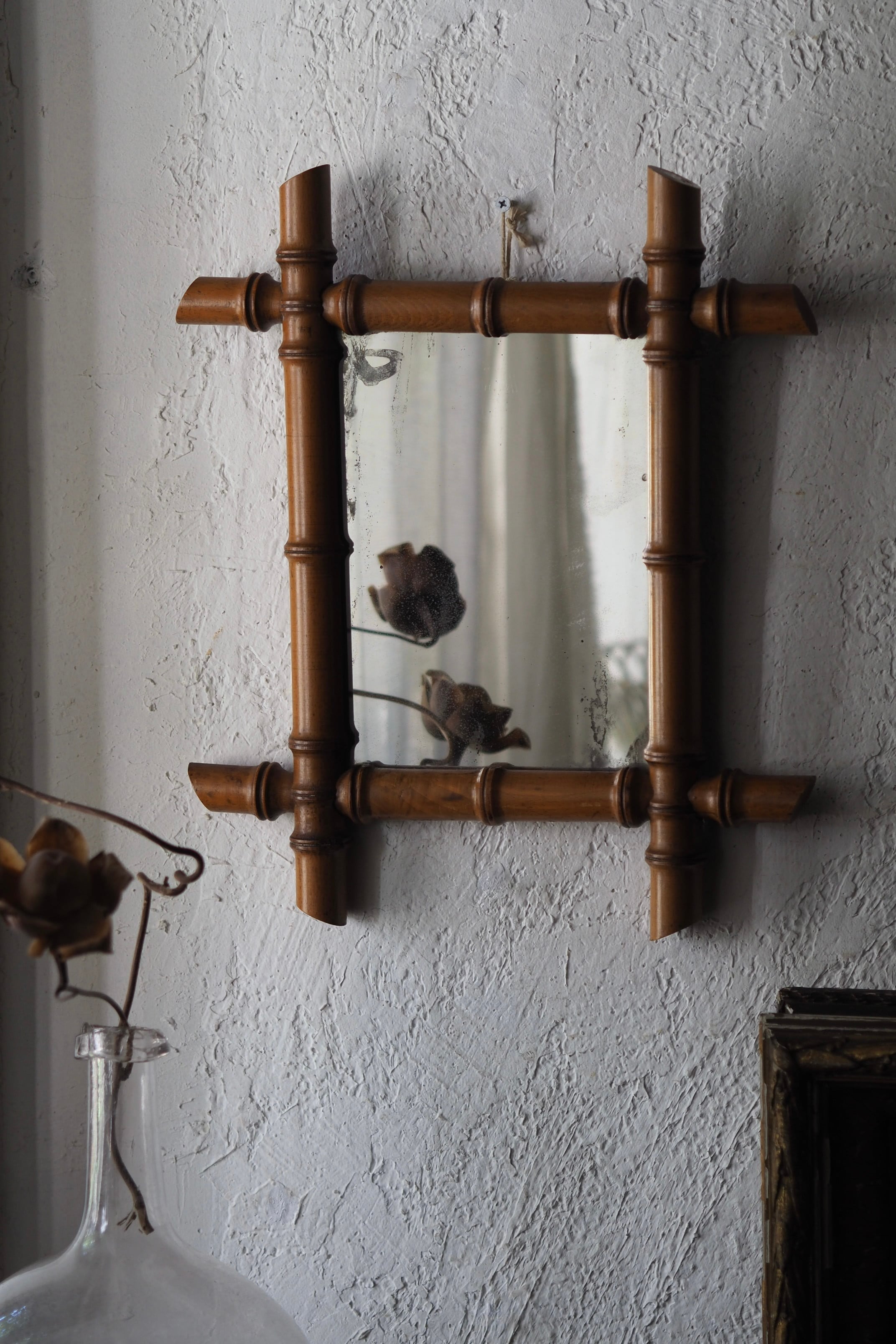バンブー彫りのフェイスミラー-antique wood frame mirror