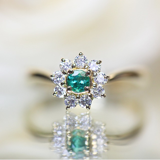ネオンブルーグリーンとダイヤモンドが眩い 煌めき溢れるパライバフラワーリング！