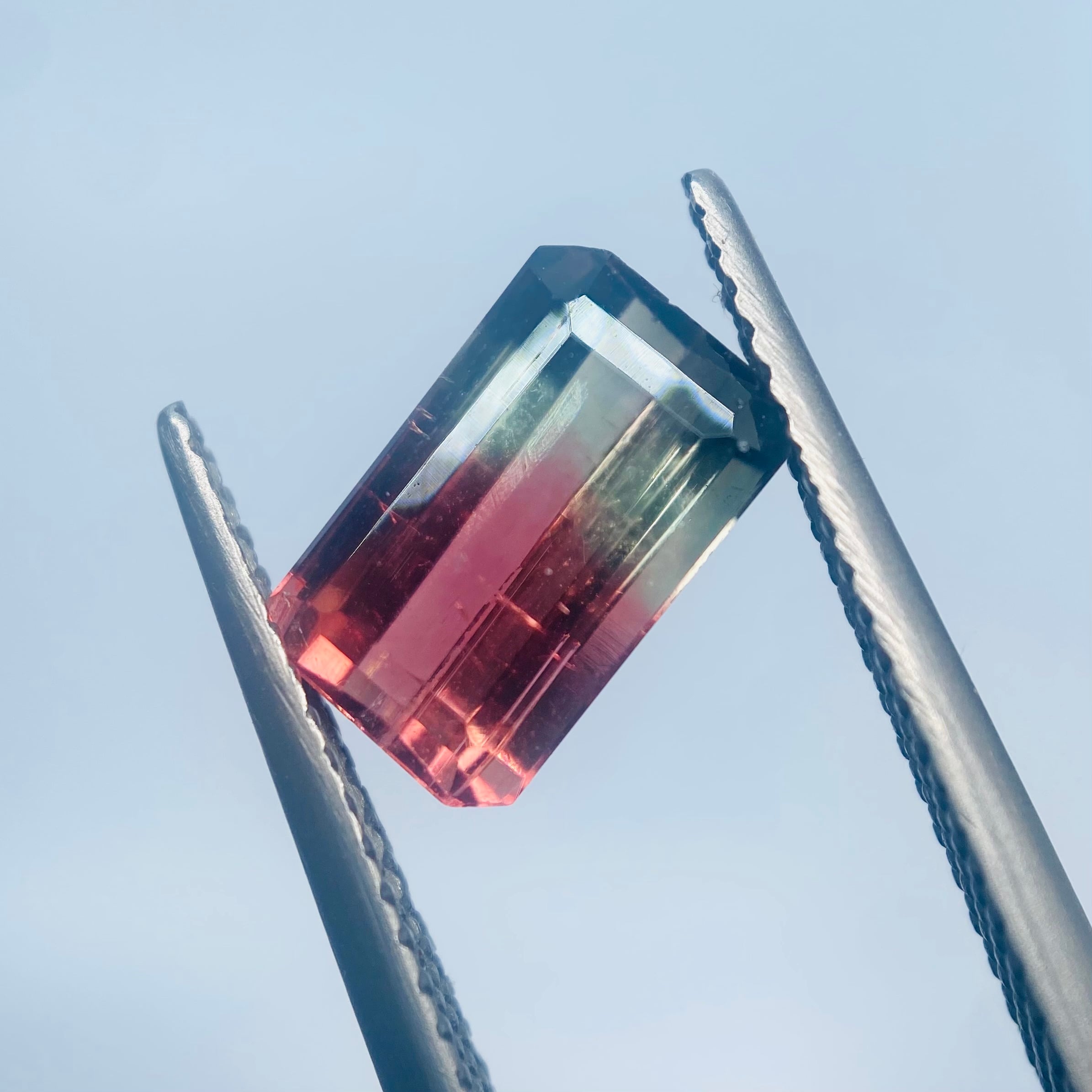 日本画赤富士のようなバイカラートルマリン