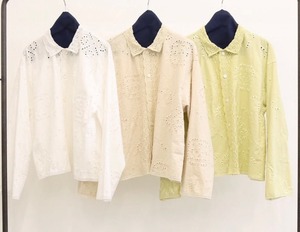 【LE MELANGE 】コットンリネン刺繍シャツ