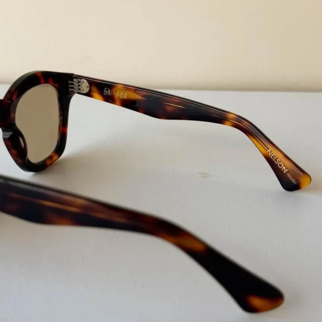 CHI-BEE / チービー - ネルソンサングラス (べっ甲) | COUCH