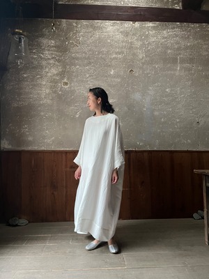 COSMIC WONDER ｜Old linen viscose canvas dolman sleeve dress（White）