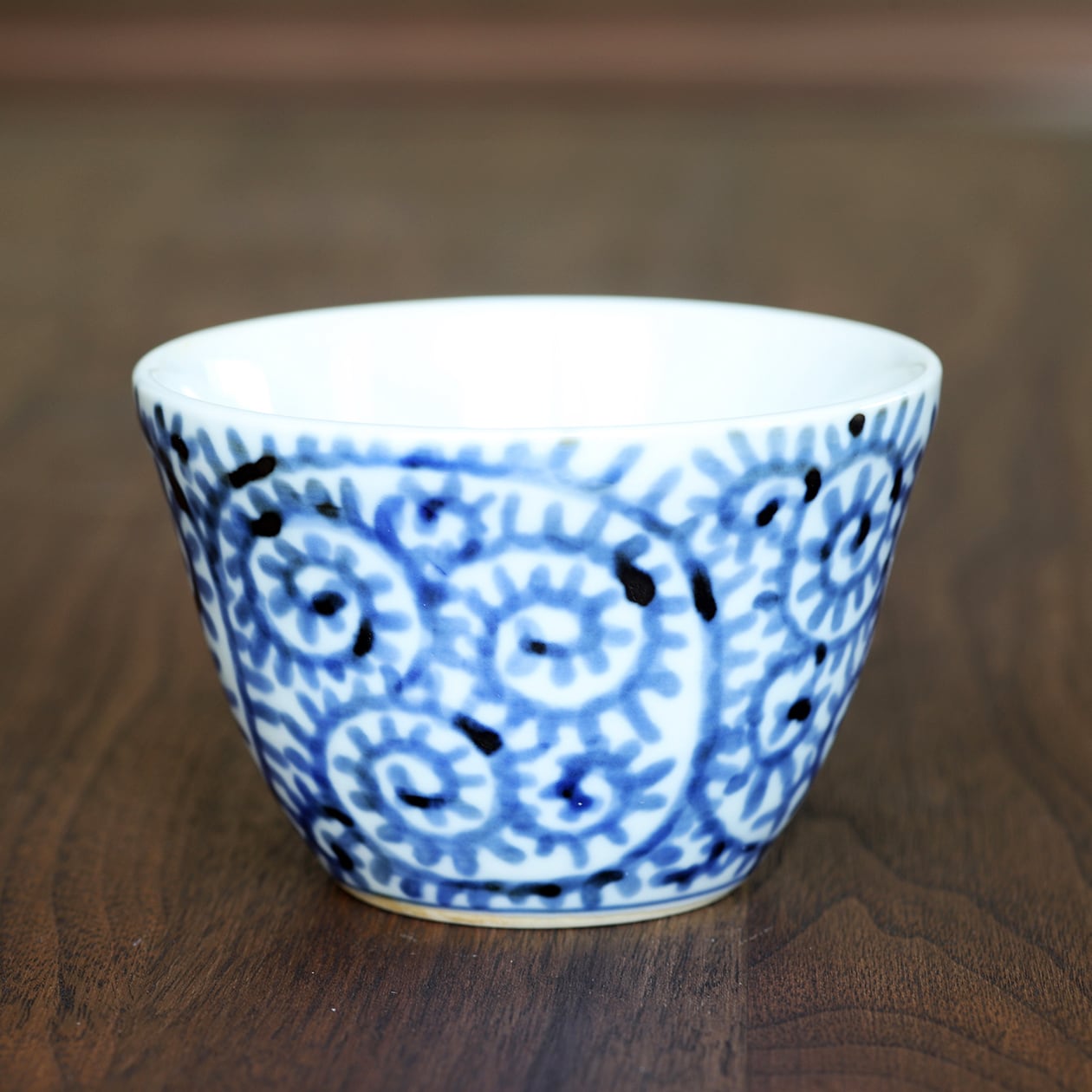 酒盃■唐草紋 かなり古い酒器 ぐい呑み 湯飲み 蕎麦猪口 古美術 時代物 骨董■ 酒盃□唐草紋 かなり古い酒器 ぐい呑み 湯飲み 蕎麦猪口 古美術