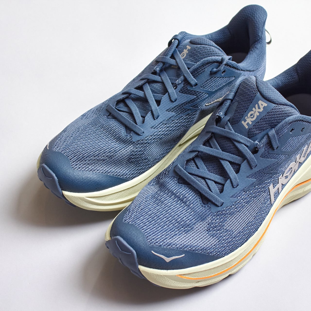 HOKA（ホカ）CHALLENGER 8 -フェイディッド ネイビー / パンパス