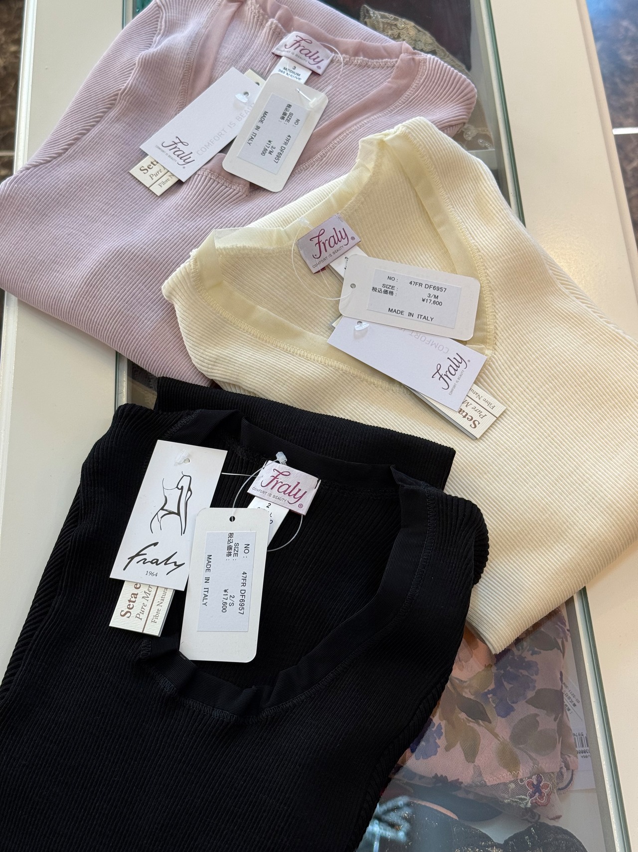 ウールシルク チュール付き長袖トップス 2サイズ fraly 黒