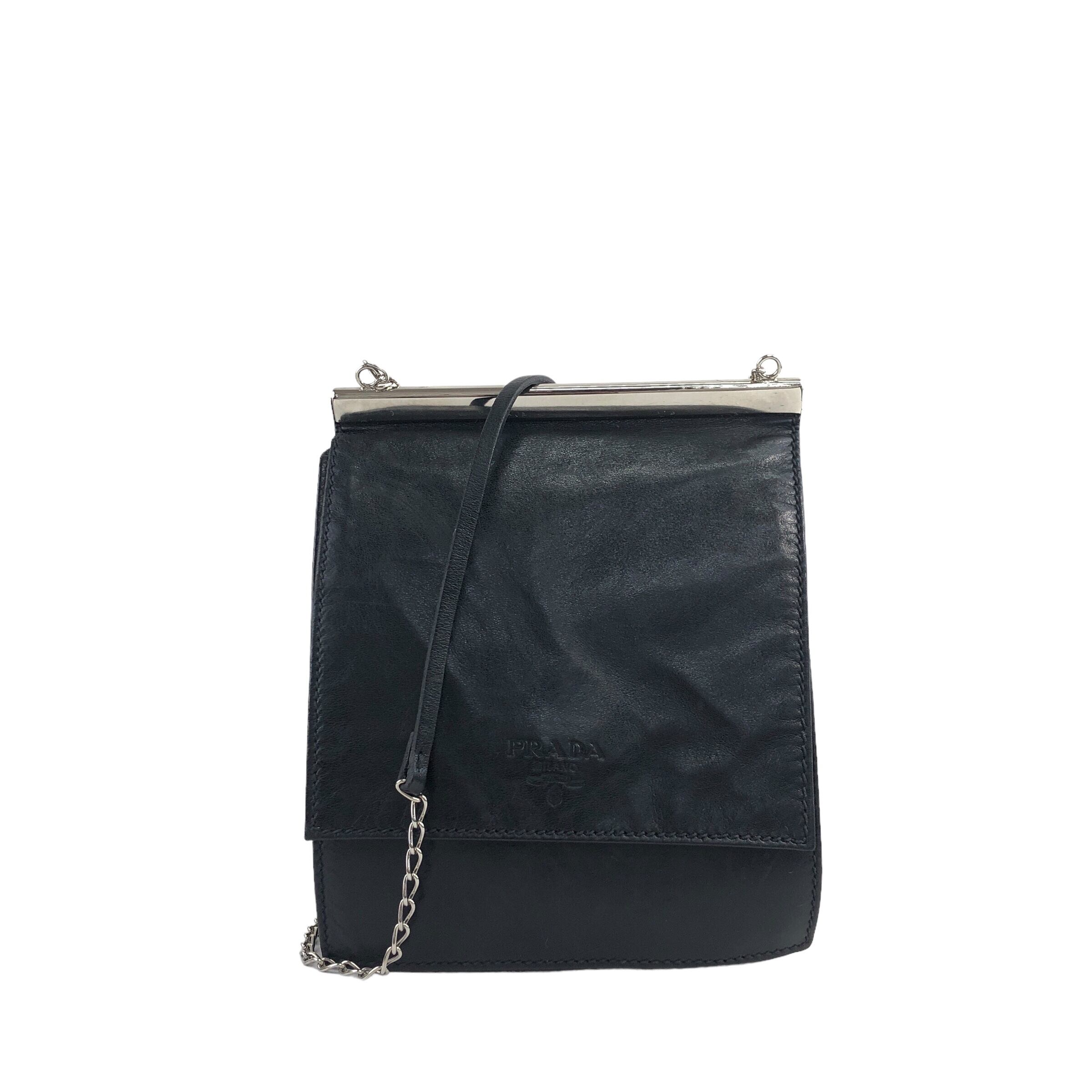 PRADA プラダ ショルダーバッグ ブラック ロゴ レザー チェーン