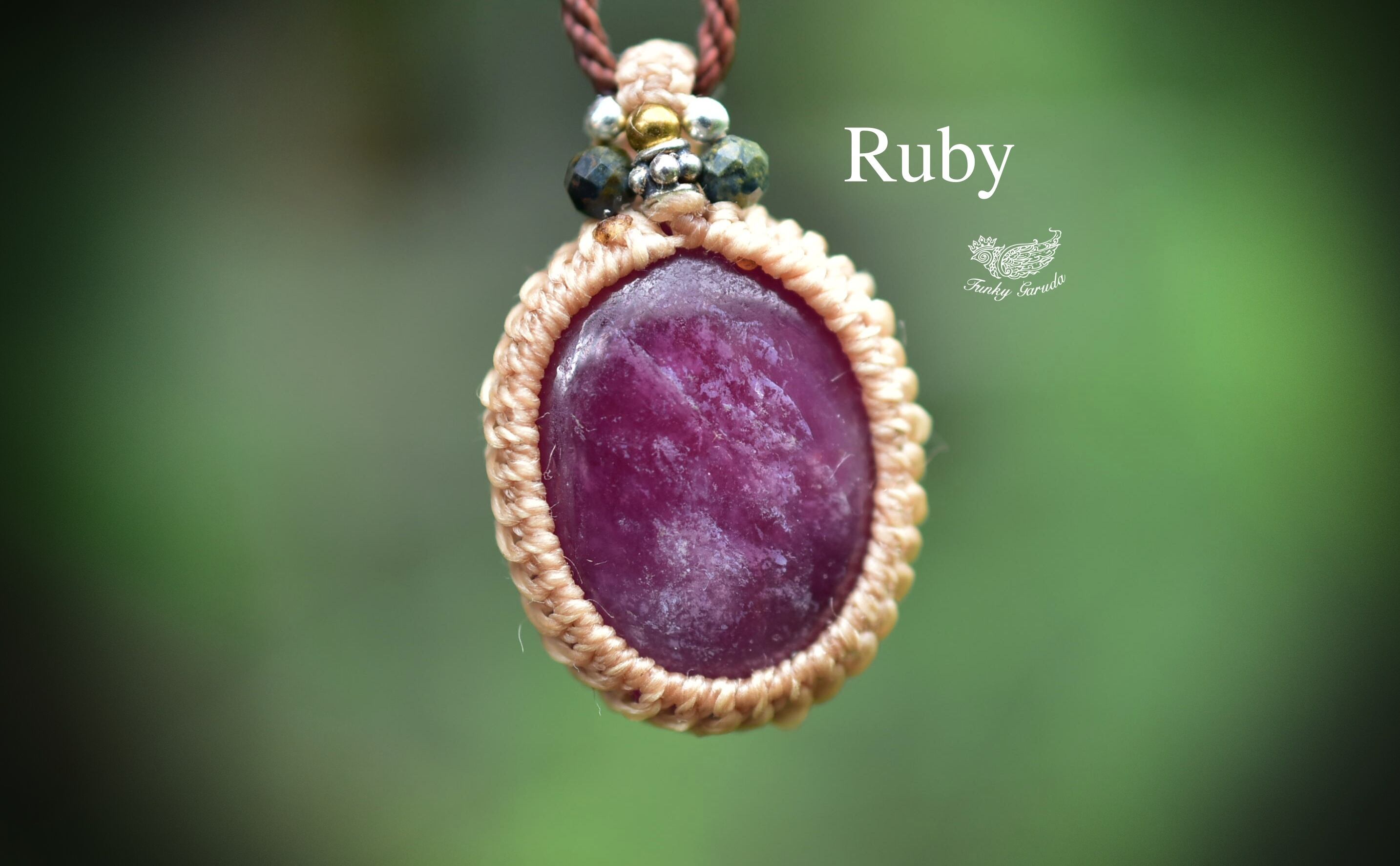 クラウディとシラー★ローズルビー マクラメペンダント504