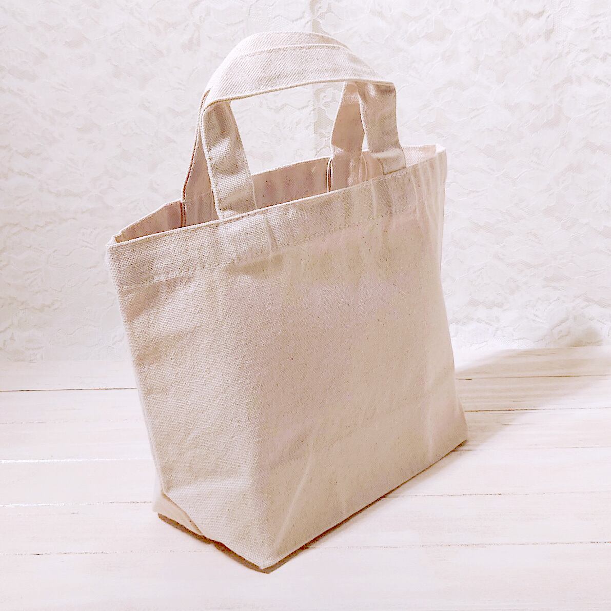 ちょっと不機嫌な黒白猫ちゃんのSサイズトートバッグ