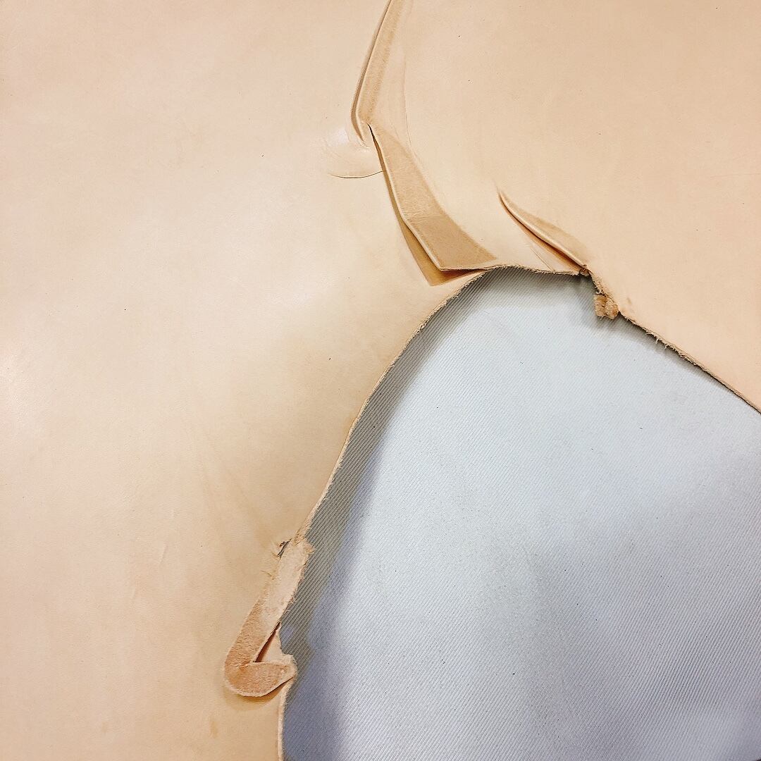 978◇牛ヌメ革 ナチュラル 170ds 約2.2～3.2㎜☆格安