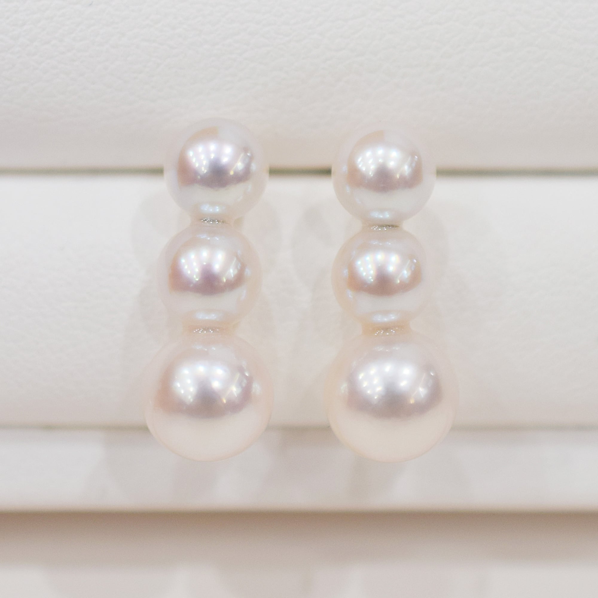 pearl593］ 6mm - 6.5mm × 7.5mm - 8mm 縦 3連 ピアス あこや真珠 熊本
