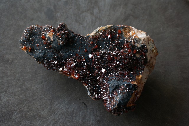 バナジナイト Vanadinite 852