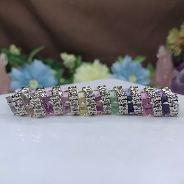 4.10個セット☆フローライト蝶々・縦横貫通穴☆パーツ