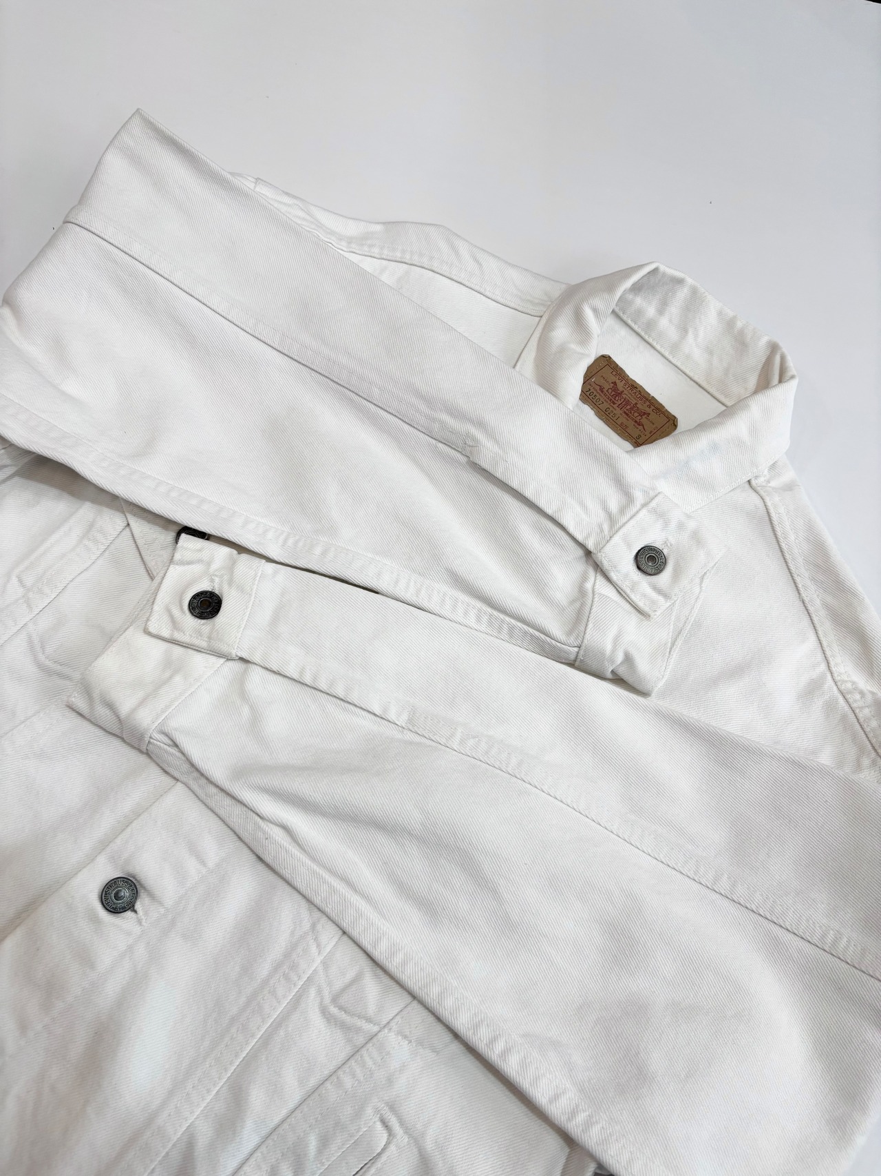 80s Levi’s 70507 WHITE DENIM JACKET MADE IN USA Size S