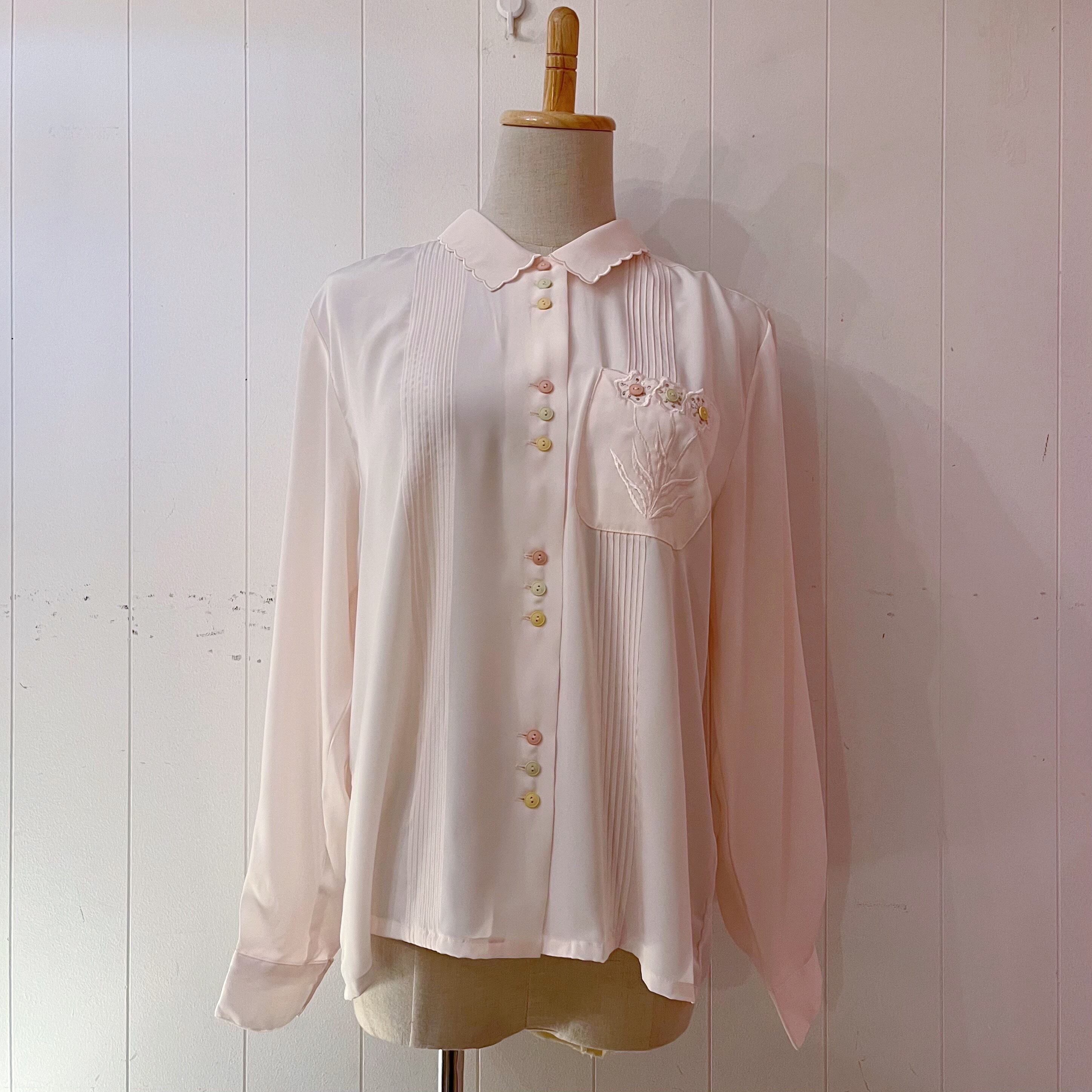 three color button flower blouse