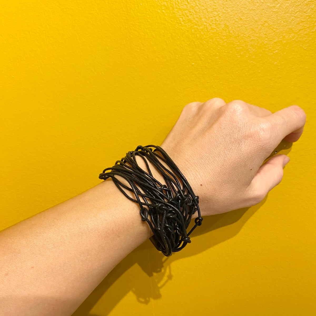 【 DaTribu ダ・トリブ 】ブラジル・アマゾン 天然ゴムブレスレット Pulseira ponteia ブラック