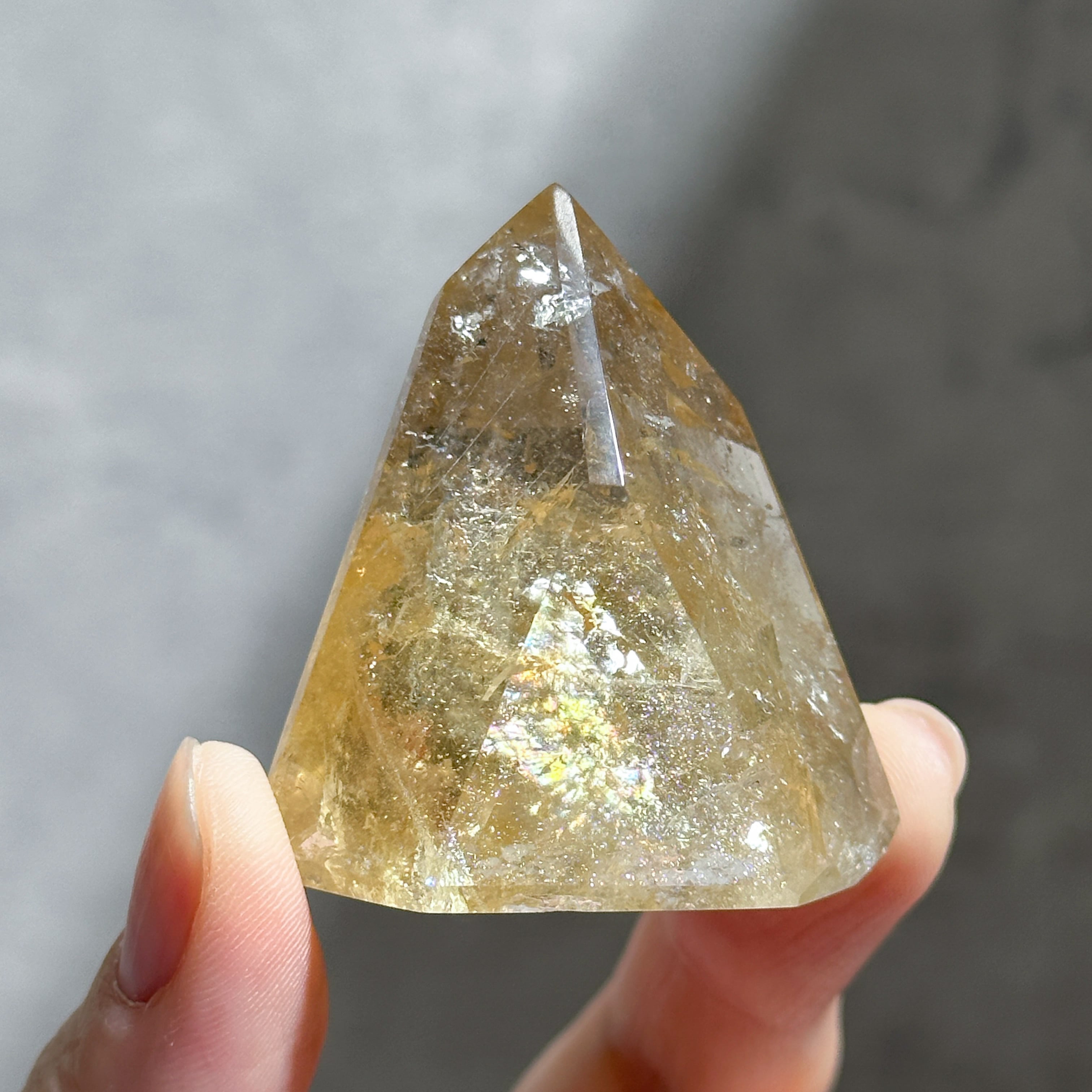虹◎シトリン（黄水晶） フリーフォーム63◇ Citrine ◇ 天然石・鉱物