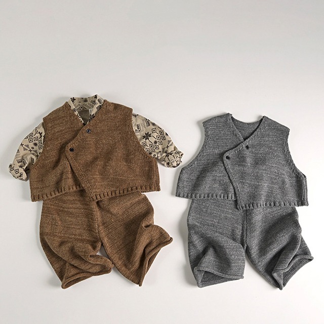 【BABY&KID】秋新作　ニットベスト　パンツ