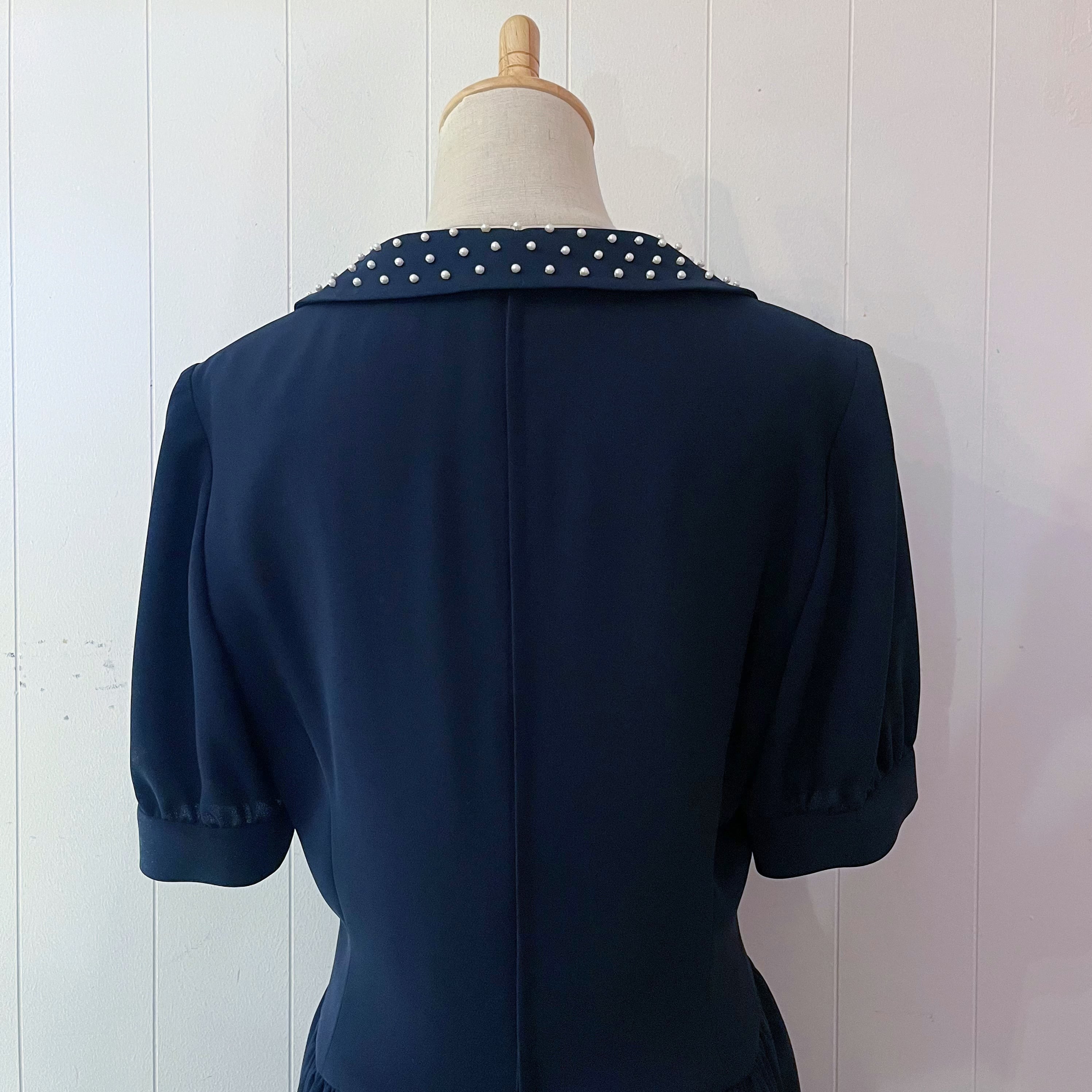 pearl big button gather one-piece