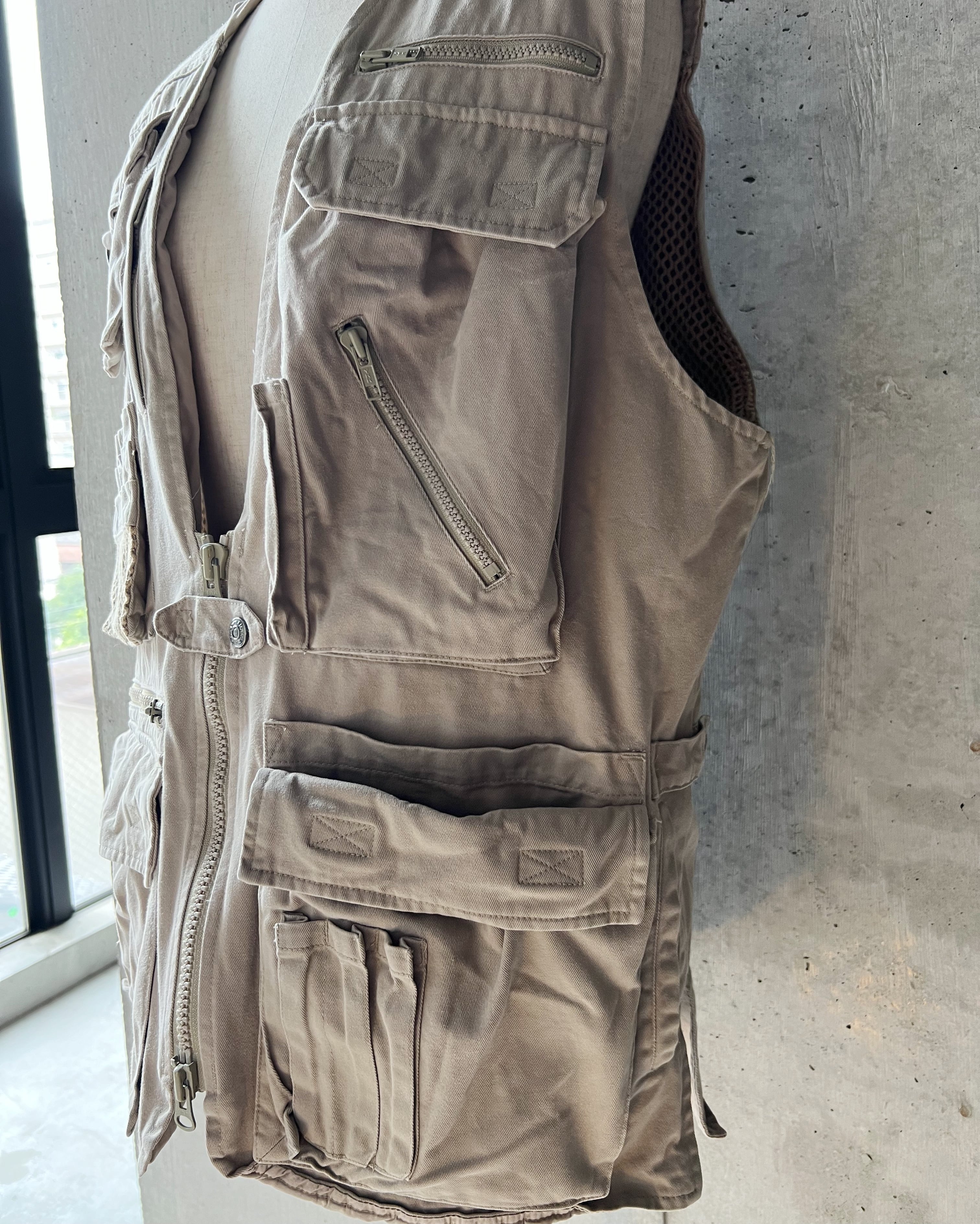 90s〜 Banana Republic 本革 サファリ ハンティングベスト 90s〜 Banana Republic 本革 サファリ ハンティングベスト - メルカリ